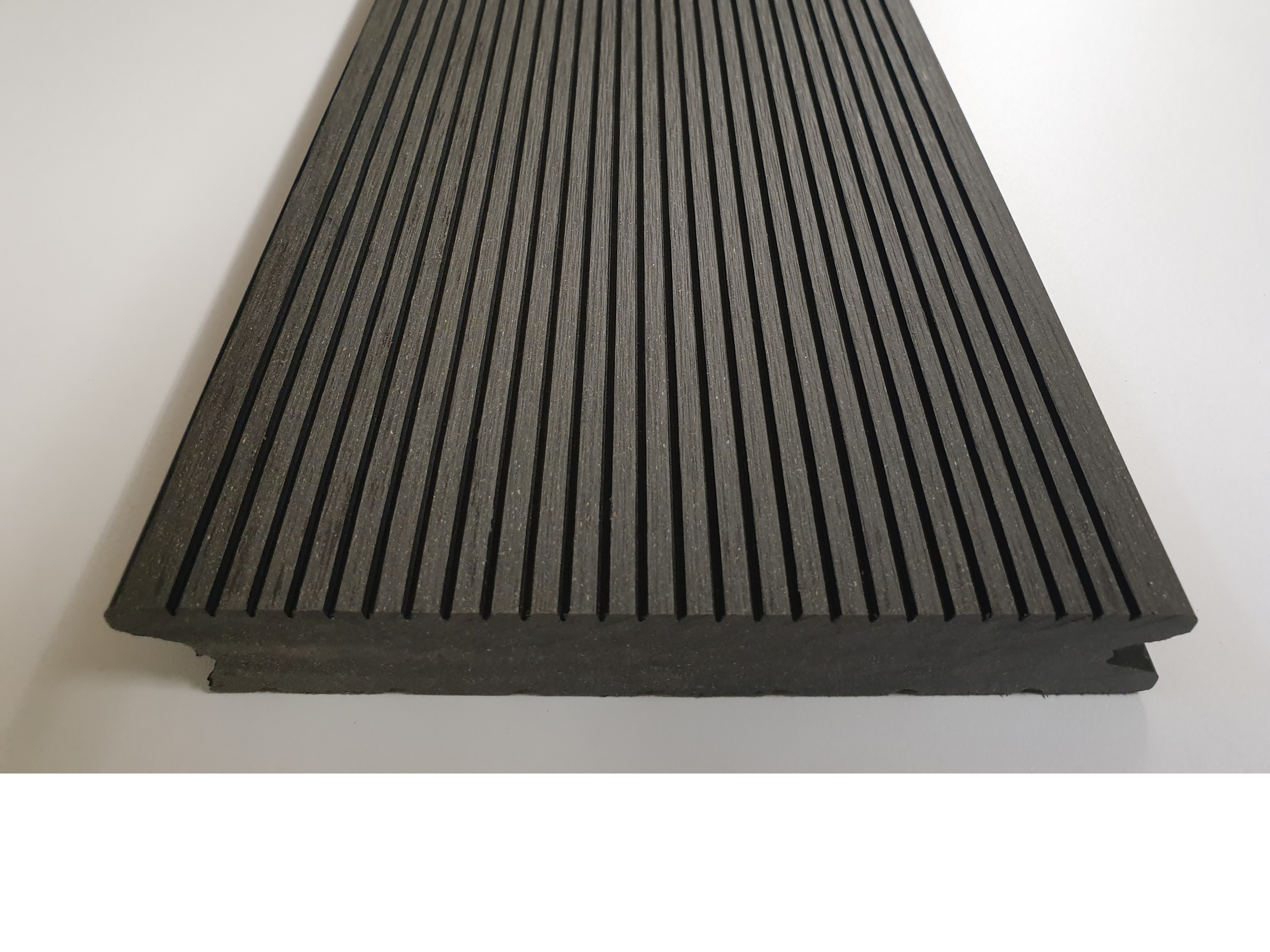 Massiv WPC Terrassendiele SOL 22 x 143mm Dunkelgrau gerillt/genutet in 4 Längen