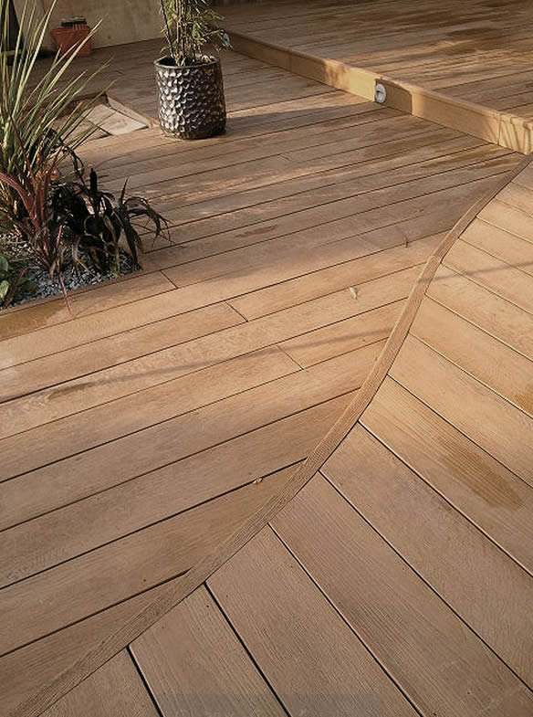 Millboard Terrassendiele Enhanced Grain in Coppered Oak 32x176mm