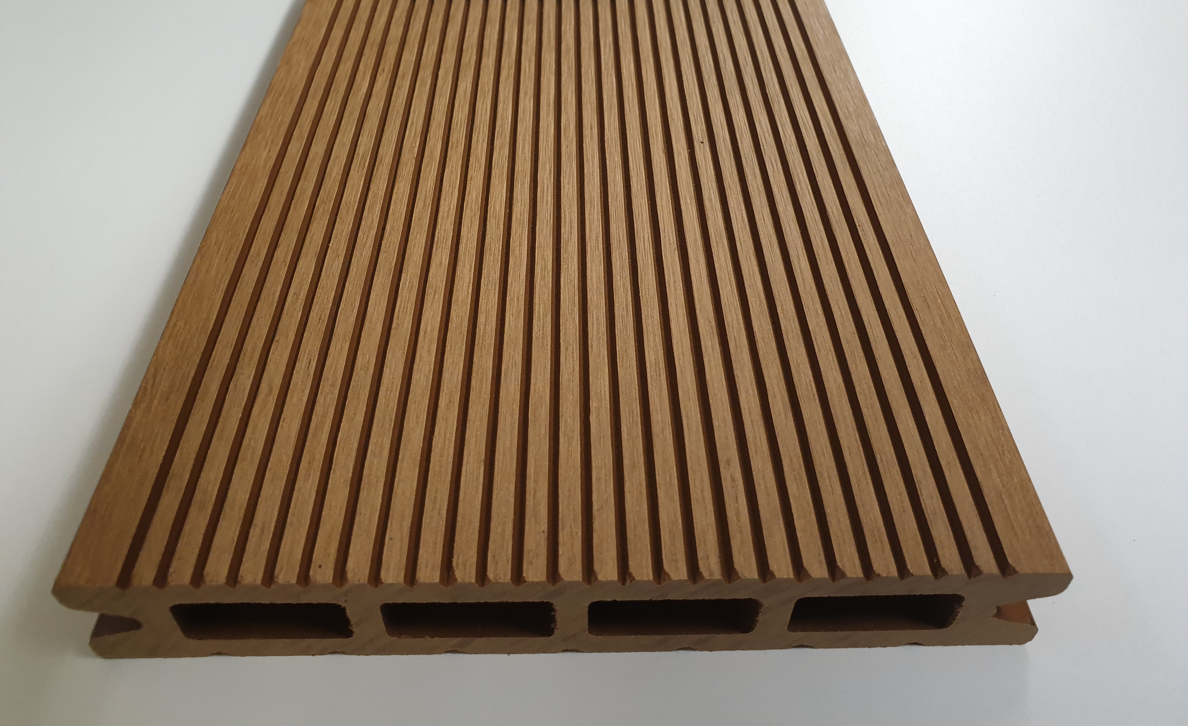 WPC Terrassendiele SOL 22 x 146mm Hellbraun in 4 Längen