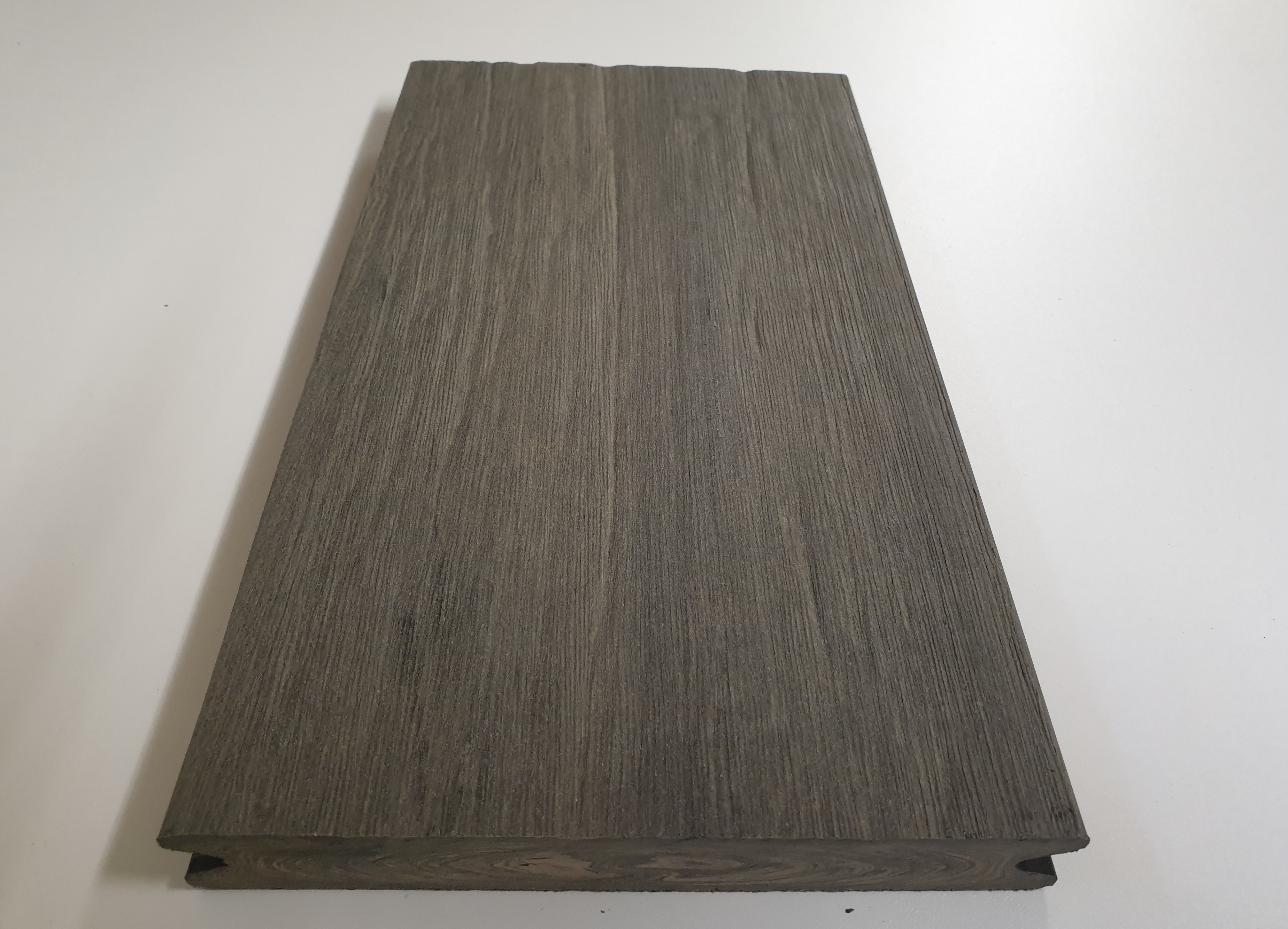 Massiv WPC Terrassendiele SOL 22 x 143mm Steingrau gealtert / gebürstet in 4 Längen